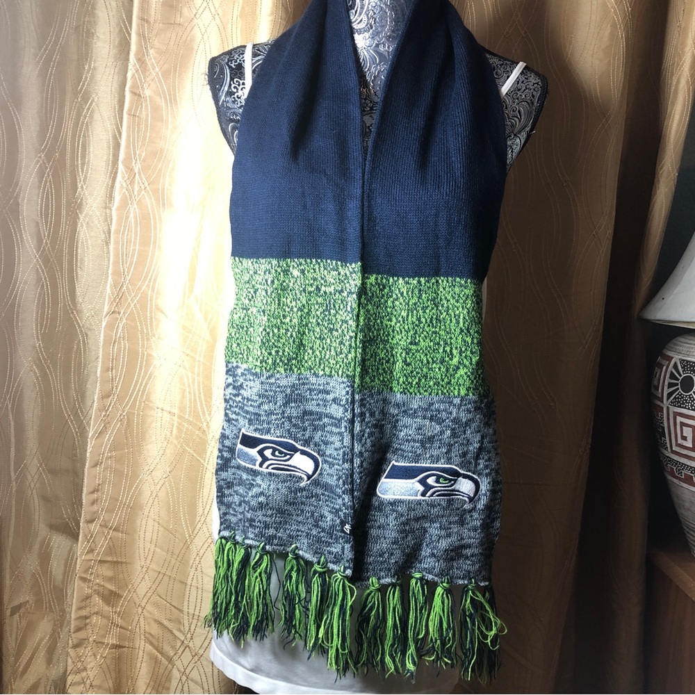 Seattle Seahawks Football NFL Scarf Warm Winter One Sz NWOT ‎ 7 wide